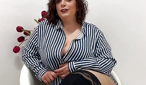 Plump together with thick Plumper grown tits Sweetheart Mia fucks for your tribute