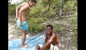 Hot bungling outdoor threesome with a brasilian shemale