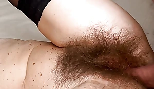 Hot mature MILF up big hairy cunt fuck bedside