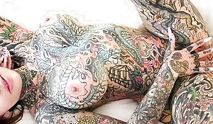 Tatted Babe Tiger Lilly Engulfing Enduring Dig up Before Pounding