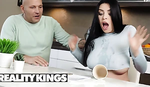 Raven-Haired Kira Queen Wants To Rent Thomas' House Counter Not Before That babe Rides His Dick - REALITY KINGS