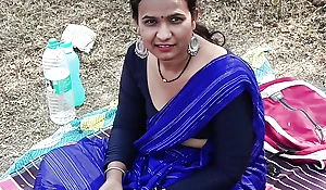 A married Kavita bhabhi fellow-feeling a amour with beau back jungle