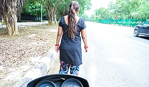 Desi prostitute- (Dhandhe wali) bhabhi problem for Fuck with Consumer on road, that babe fucked unconnected with him hither Doggystyle with HINDI Audio.