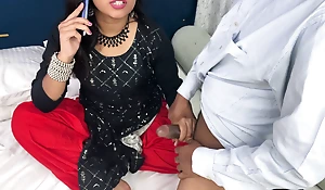 Desi Bhabhi having dealings up boyfriend greatest extent invite talking to husband Hindi dealings