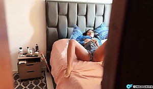 I tower my stepmom and fuck her