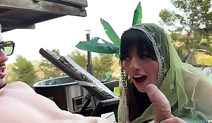 Pakistani Horny white wife Aaliyah Yasin Cheats on Her Cut corners