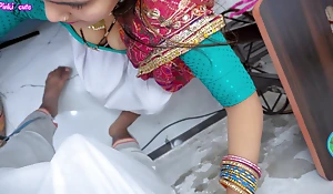 Sasur bahu sex- Indian Bahu(tailor) get Hard Fucked in Victorian Close-fisted Muff by Sasur ji later on bahu takes measurement.