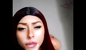 Le hago sexo vocalized a mi vecino y el se corre en mi cara - chupar pija mientras lo disfrutas - sexy mamada