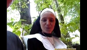 Idiotic german nun likes 10-Pounder